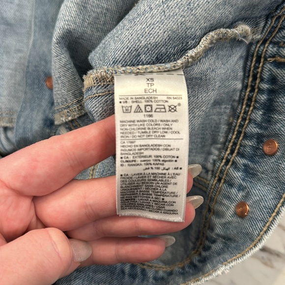 Distressed Light Wash Denim Jacket Size XS - Picture 7 of 7